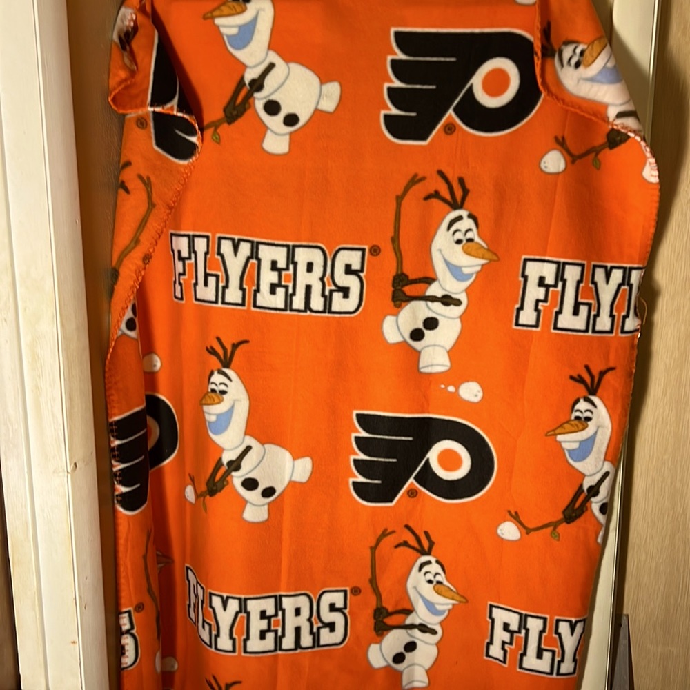 NHL Disney Northwest Flyers Olaf  Fleece Throw Blanket 36”x48” Orange